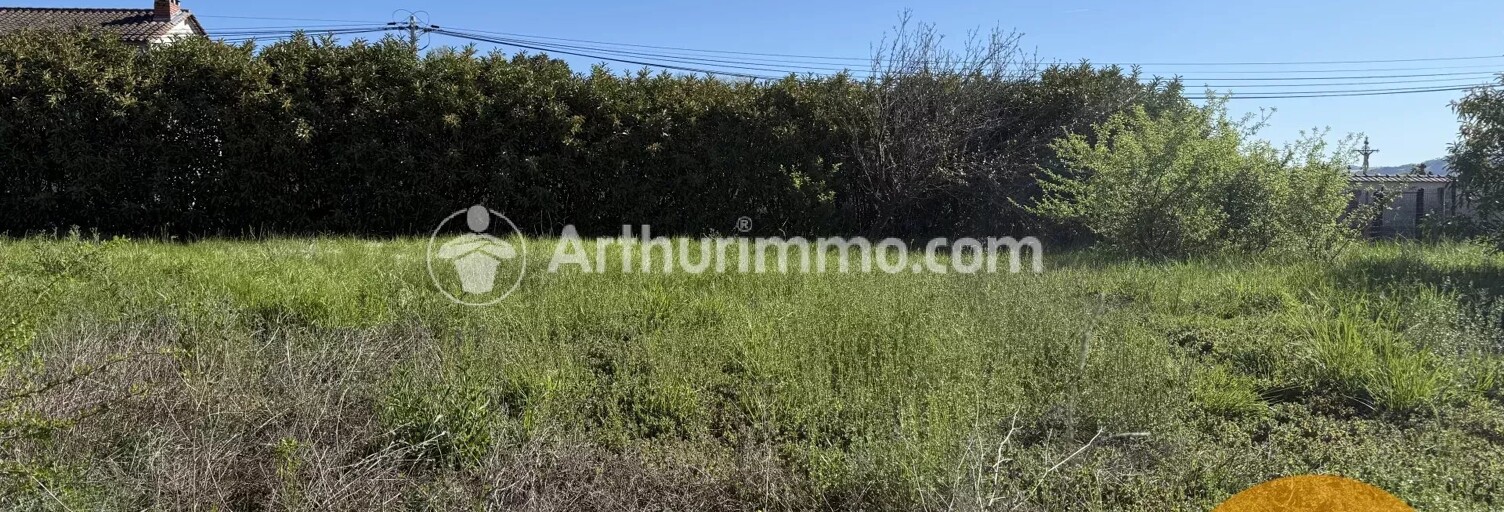 Terrain  694 m² à vendre à Saint-Astier (24110)