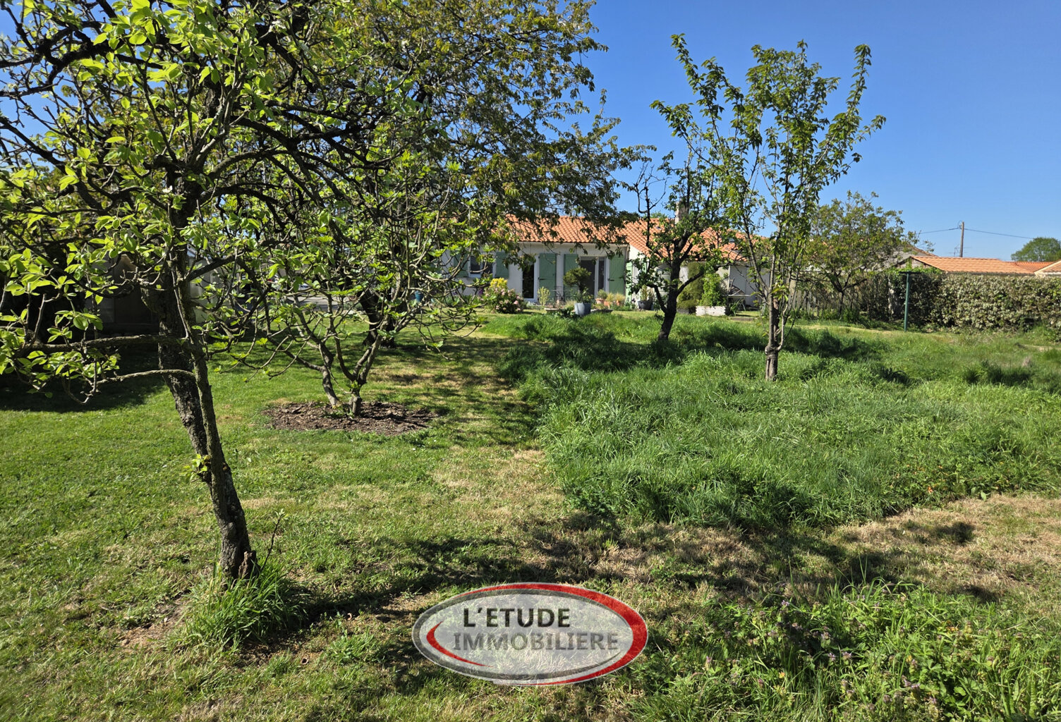 ST MARS DE COUTAIS VILLAGE : 197 m2 habitables de plain pied — photo 1