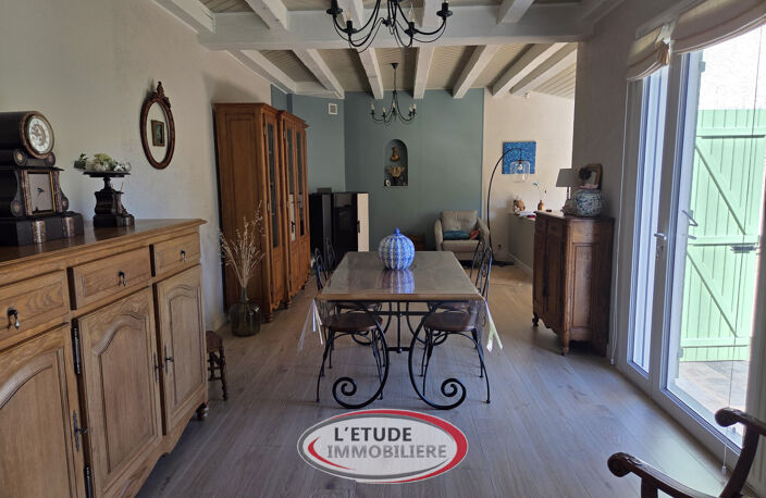 ST MARS DE COUTAIS VILLAGE : 197 m2 habitables de plain pied — photo 3