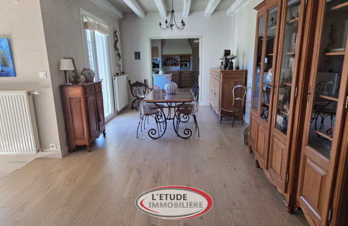 ST MARS DE COUTAIS VILLAGE : 197 m2 habitables de plain pied — photo 4