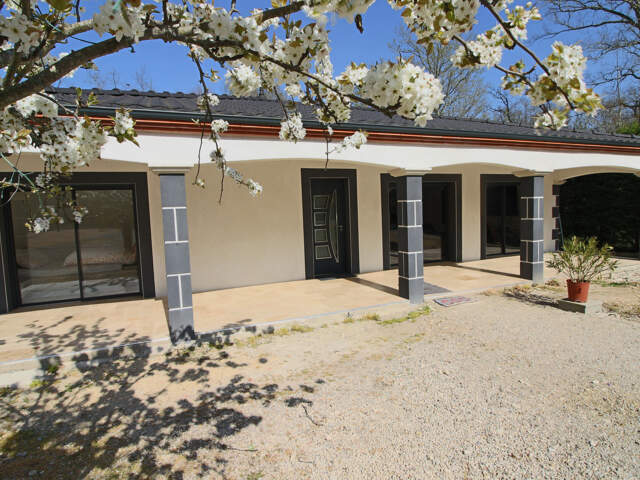 Maison contemporaine à vendre à Fumel (47500)   3 chambres, — photo du bien