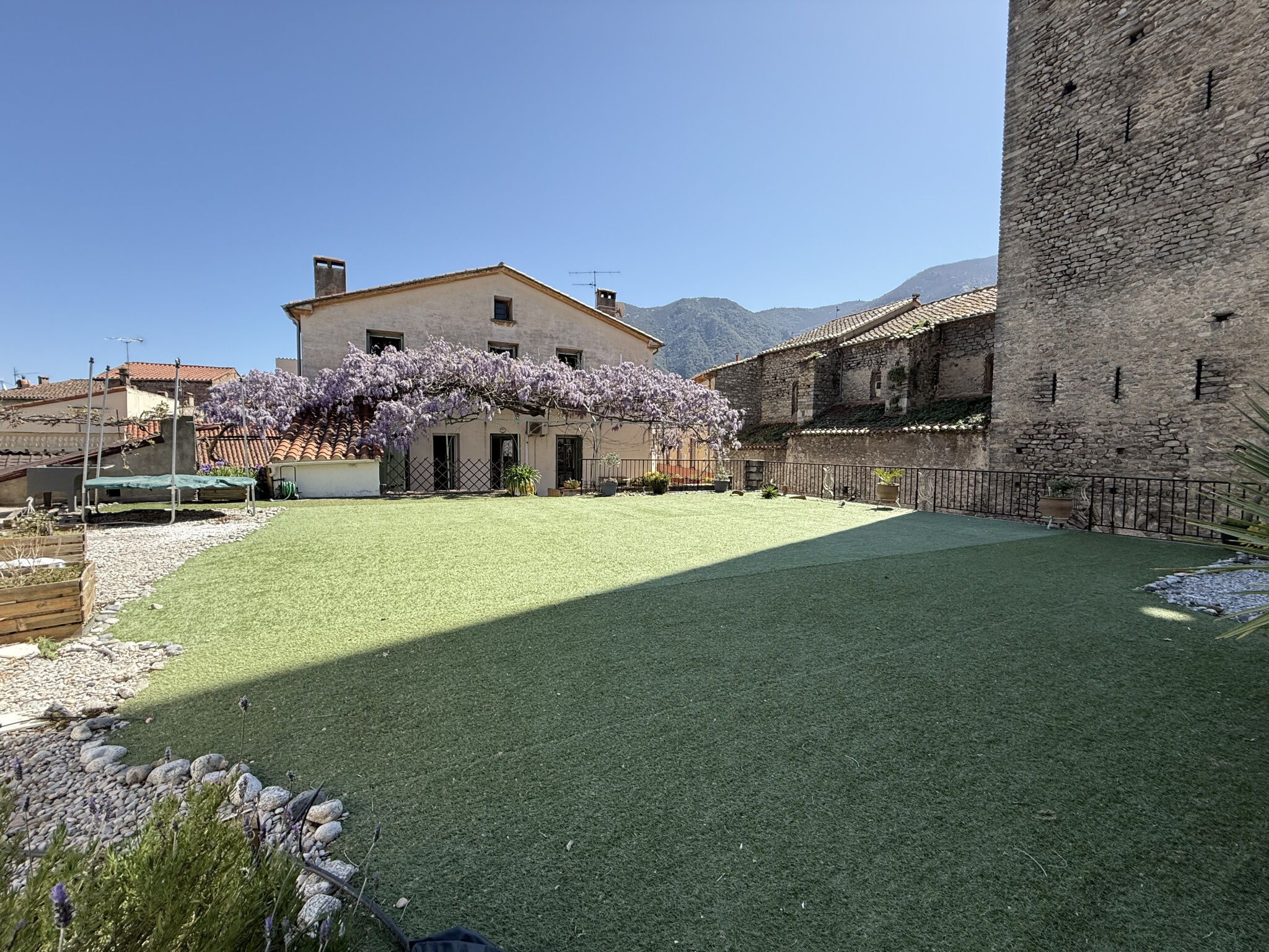 Villa / Maison  T8 à vendre Arles-sur-Tech 66150