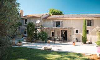 Maison 8 Pièces 278 m² à vendre à Noves (13550)