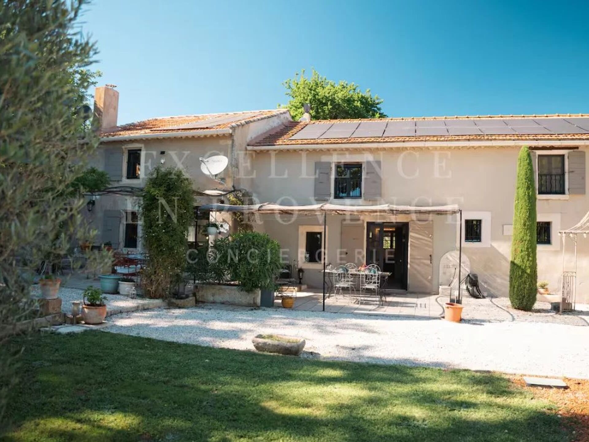 Maison 8 pièces 278 m² · à Noves · 278 m² · 850 000 €