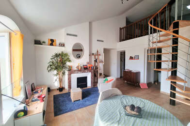 Appartement 5 pièces 895 €