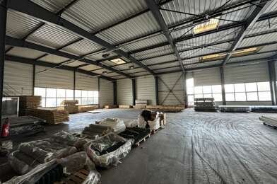 Commerce  2100000 €