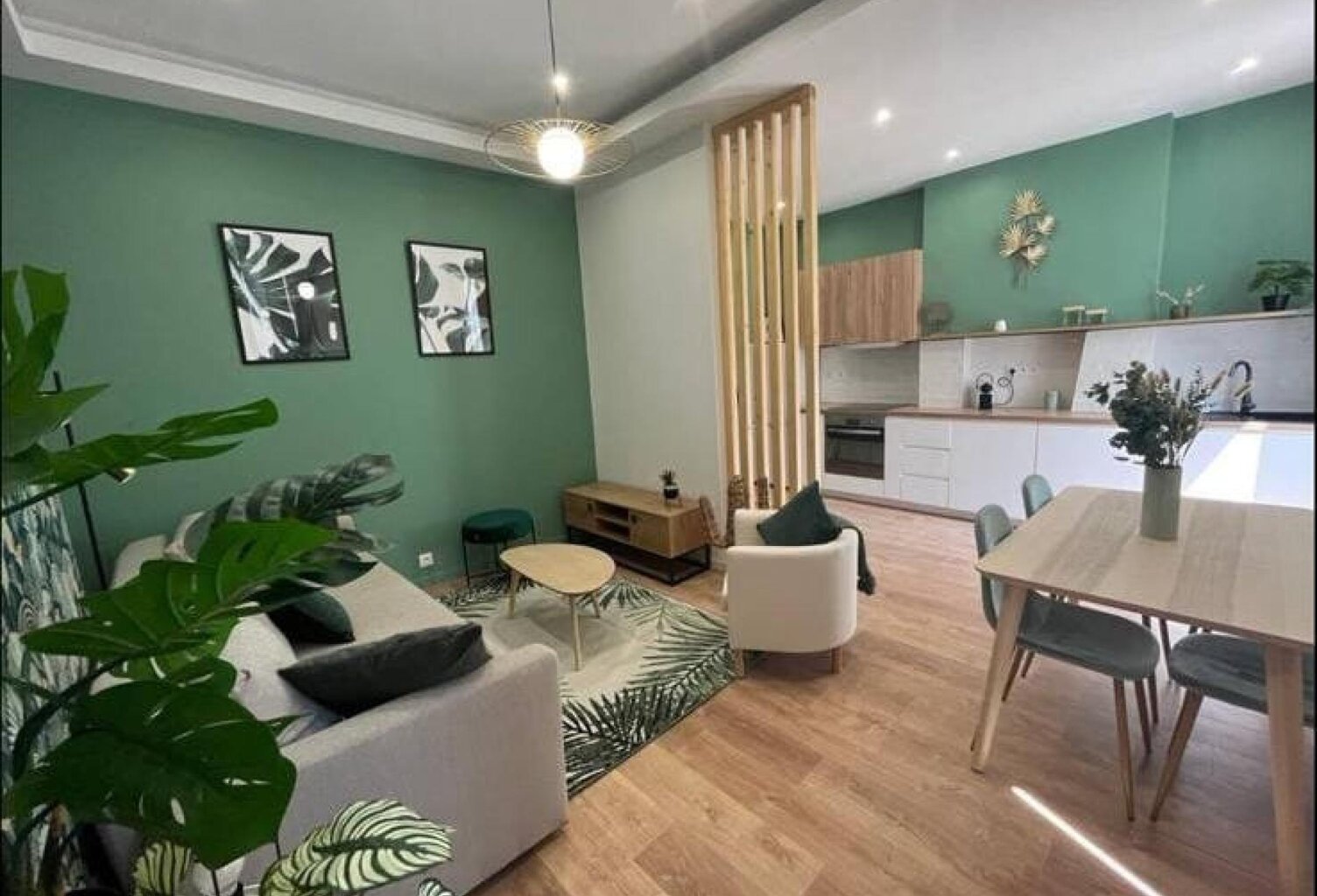 T2 de haut standing meublé à La Joliette, refait à neuf par décorateur, à deux pas de la Major et du front de mer. — photo 1