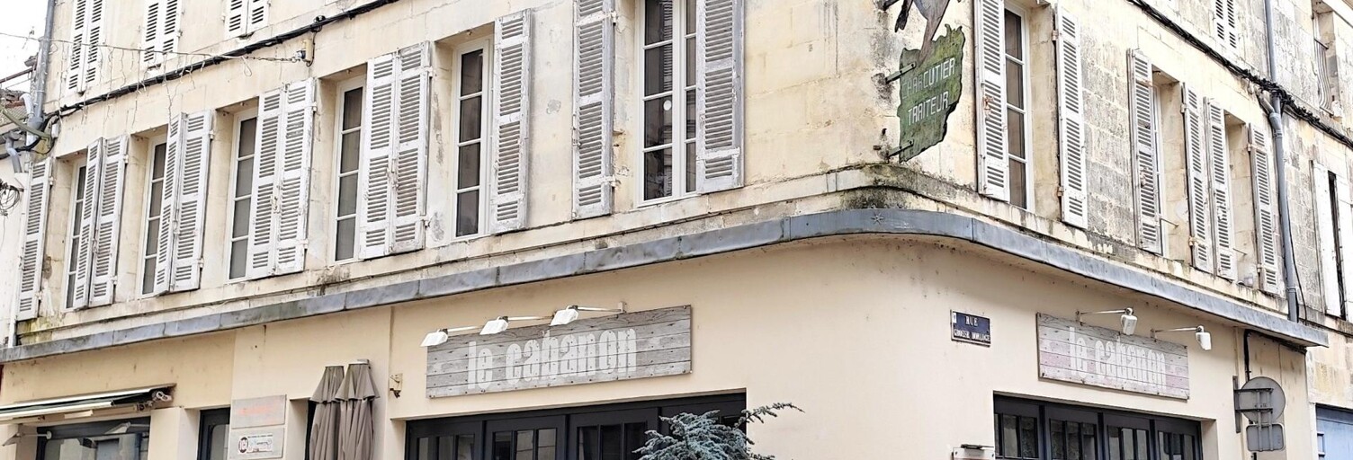 Immeuble  125 m² à vendre à Saint-Jean-d'Angély (17400)