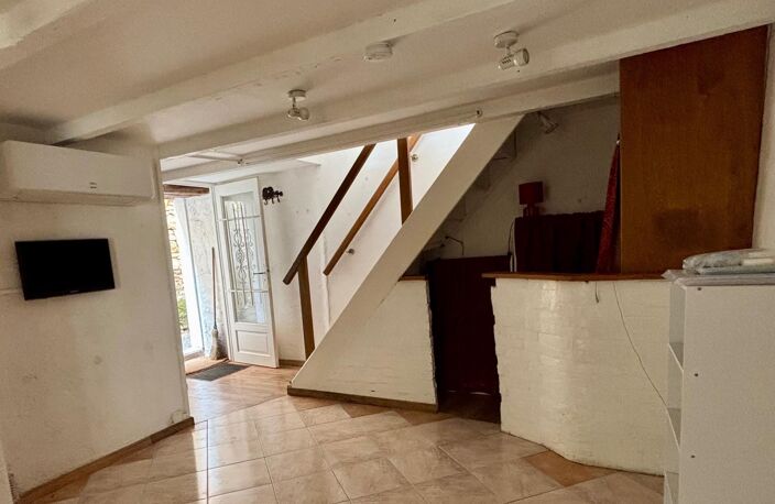 Le charme d'une maison en pierre avec terrasse — photo 5