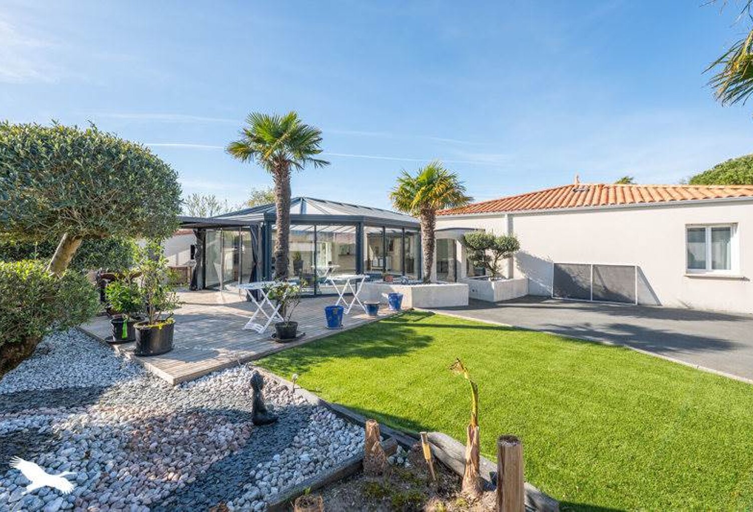 Contemporaine de 7 pièces principales — photo 1