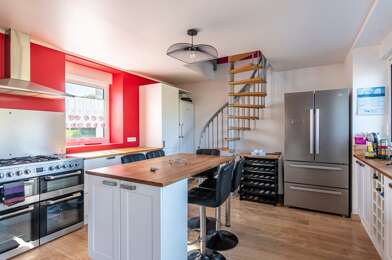 Maison 8 pièces 301815 €