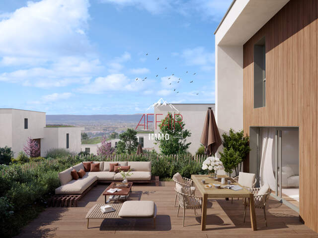 APPARTEMENT T5 AVEC SON JARDIN PRIVATIF — photo du bien