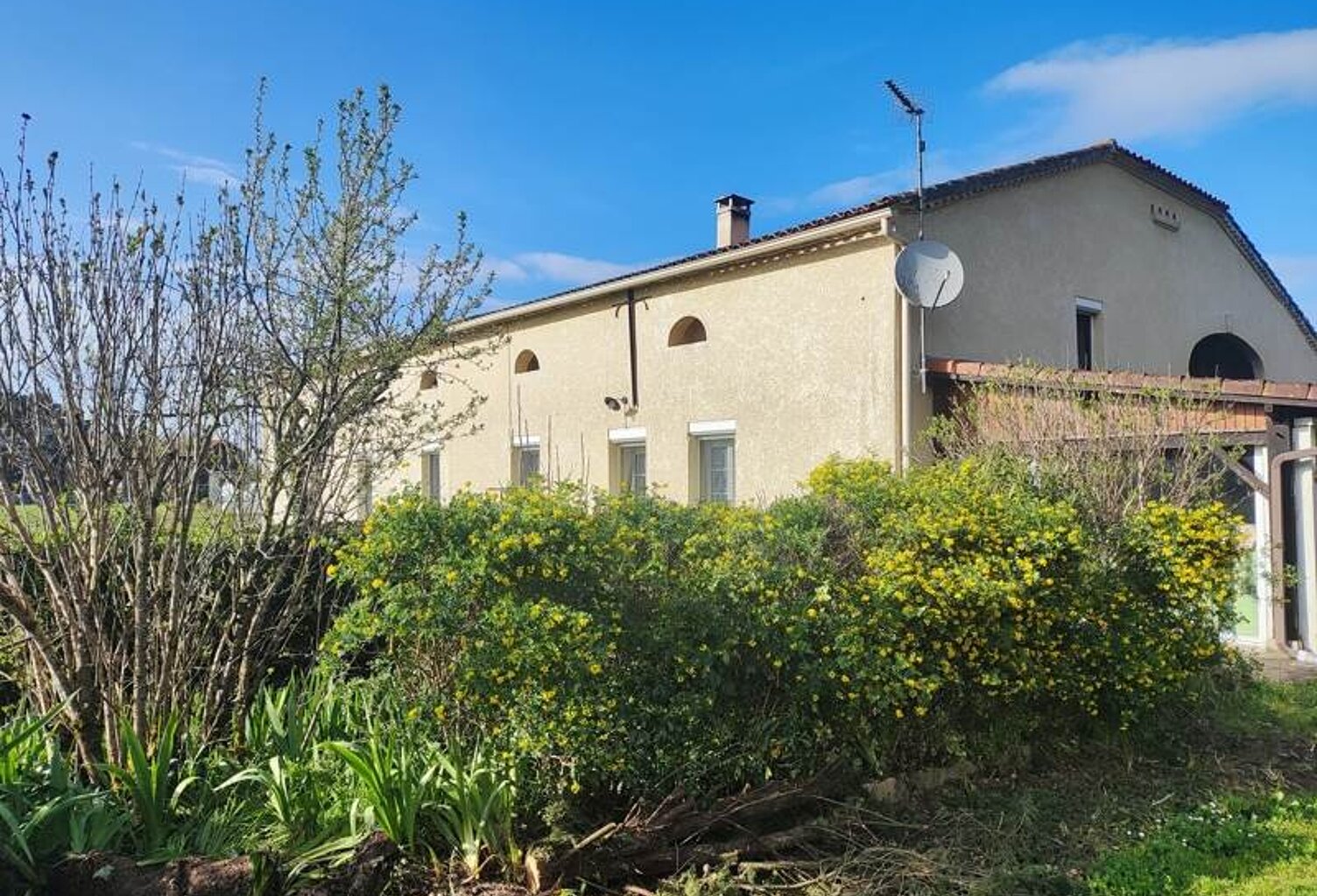 Maison en pierre de 6 pièces principales — photo 1