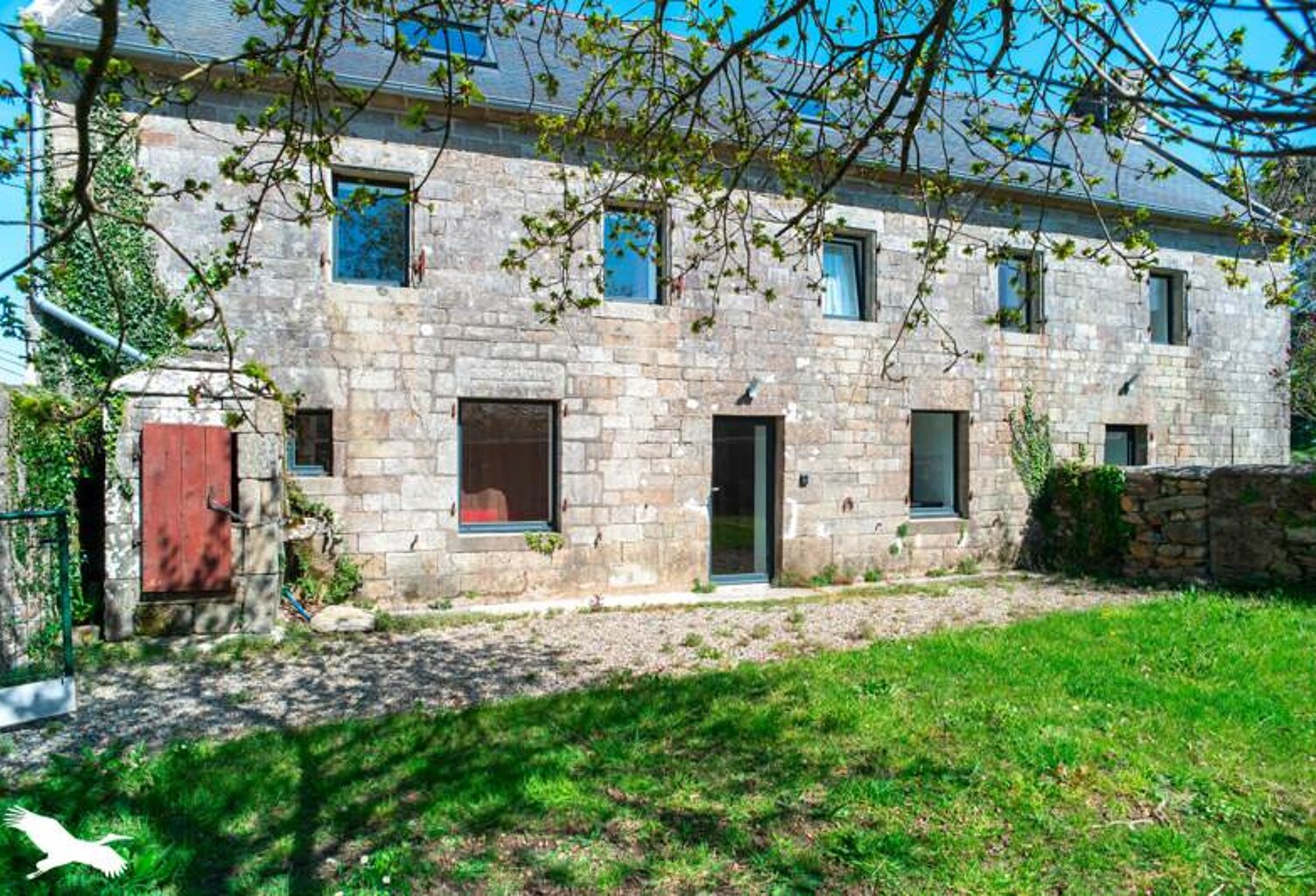 Maison en pierre de 7 pièces principales — photo 1