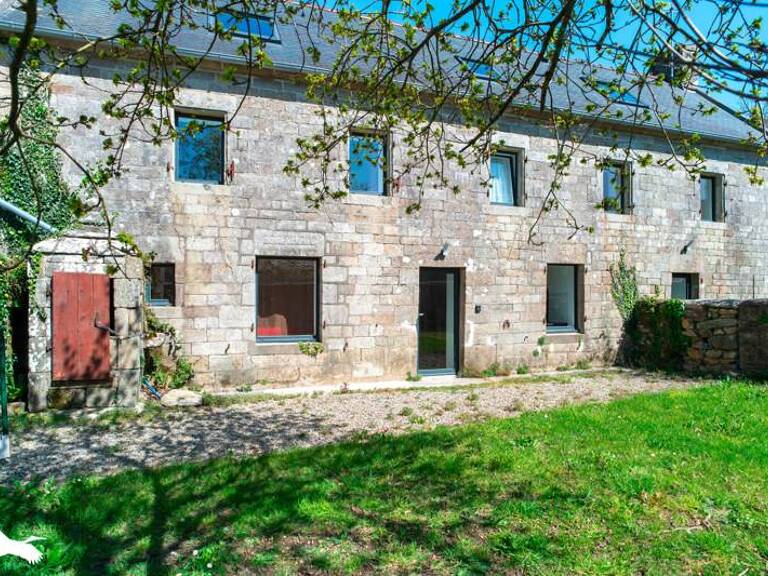 Maison en pierre de 7 pièces principales — photo 1