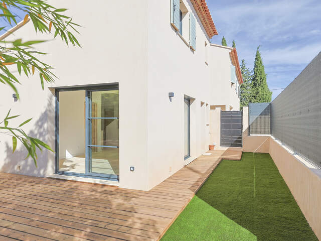 Villa neuve de 70m2 habitables T3 avec garage sur un terrain de 241m2. — photo du bien