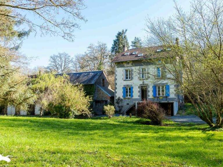 Ferme (tte) de 9 pièces principales — photo 1