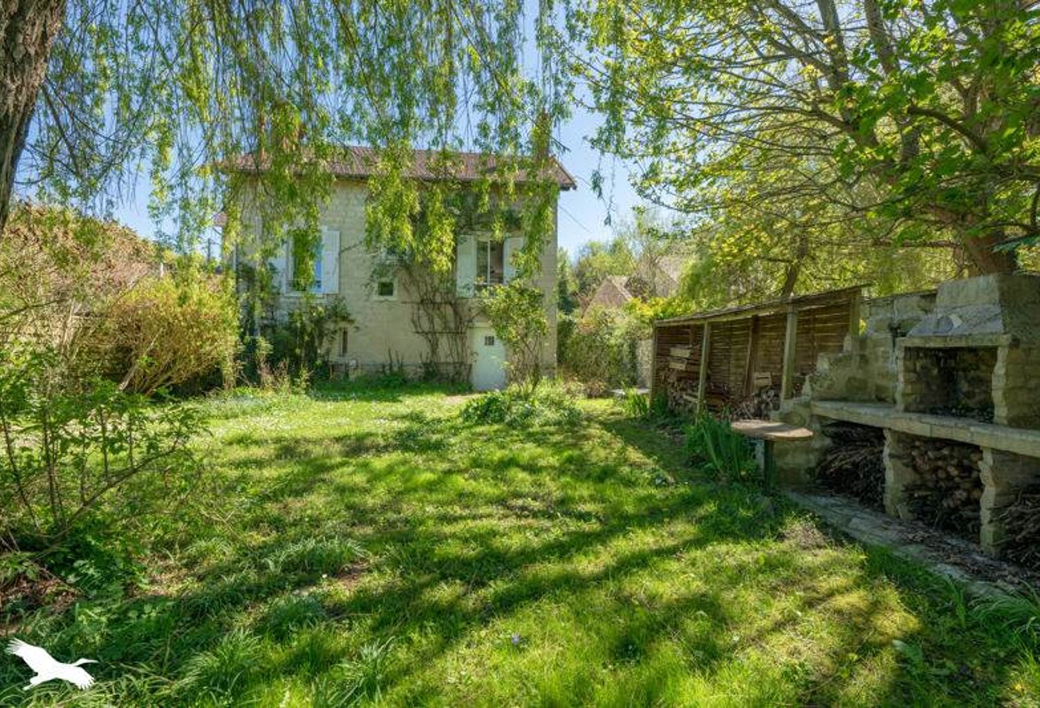 Maison en pierre de 6 pièces principales — photo 1