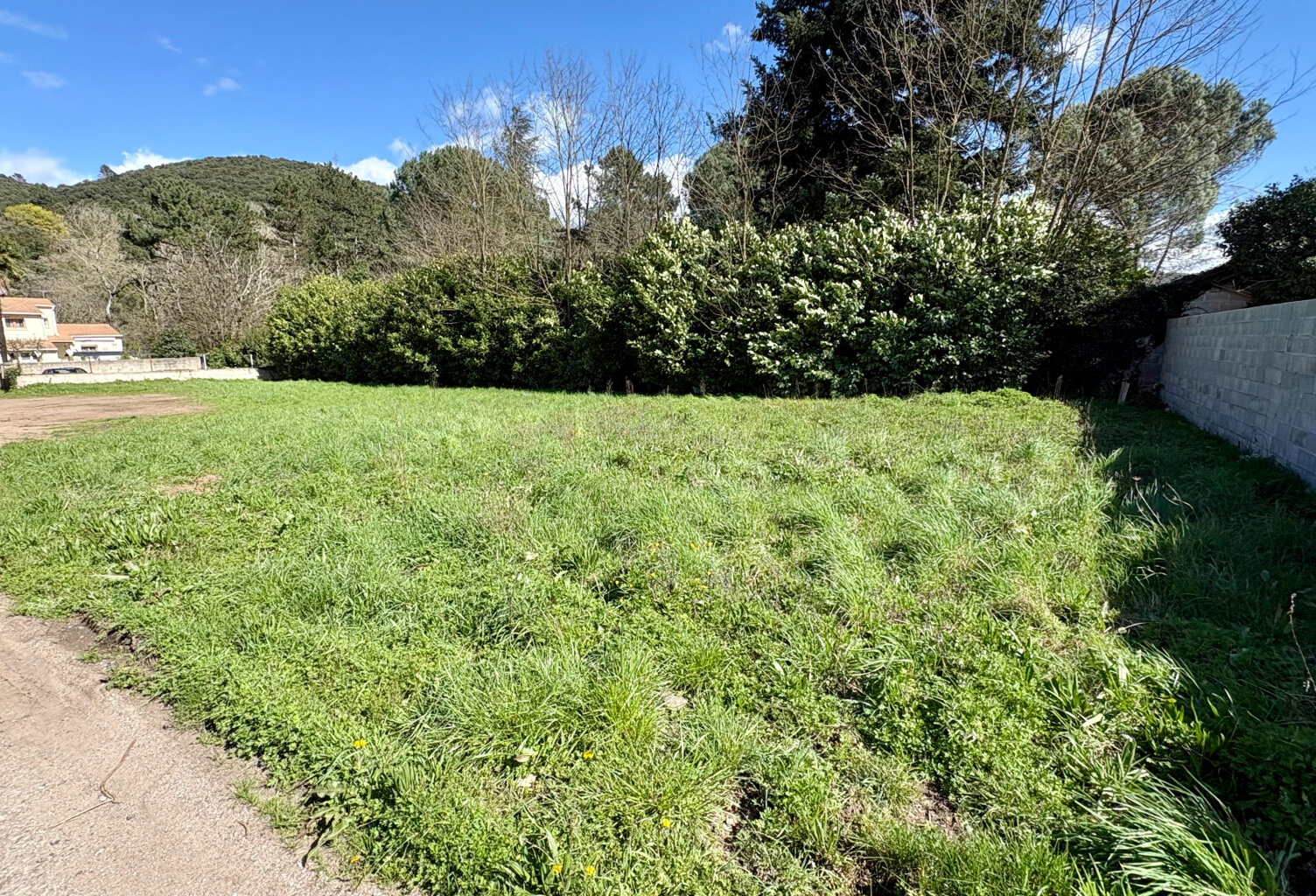 Terrain plat de 739m2 — photo 1