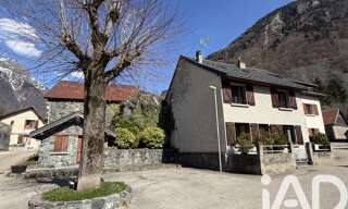 Maison 8 Pièces 202 m² à vendre à Livet-et-Gavet (38220)