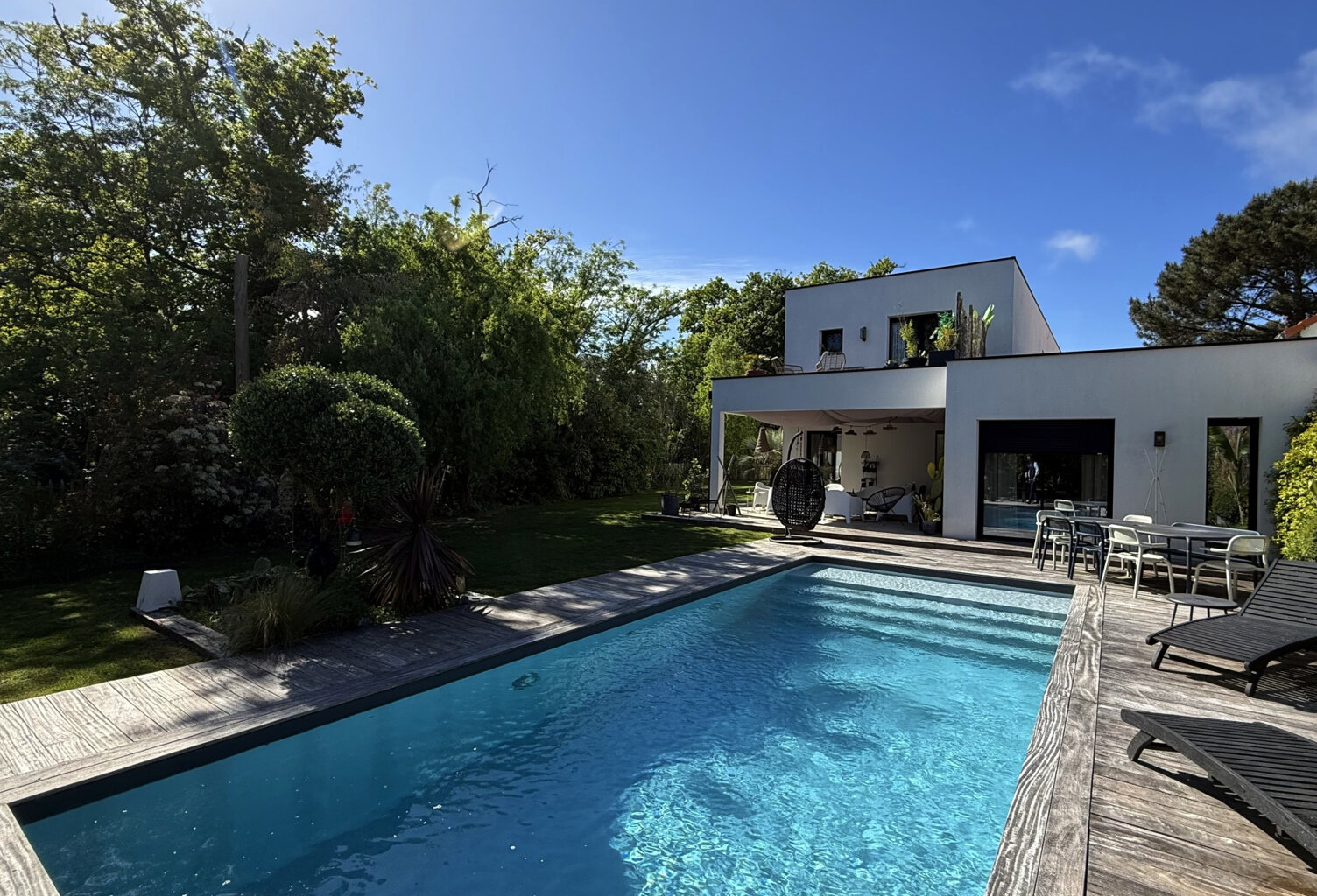 Villa contemporaine de 250m2 sur 1121m2 parcelle garage pisc — photo 1