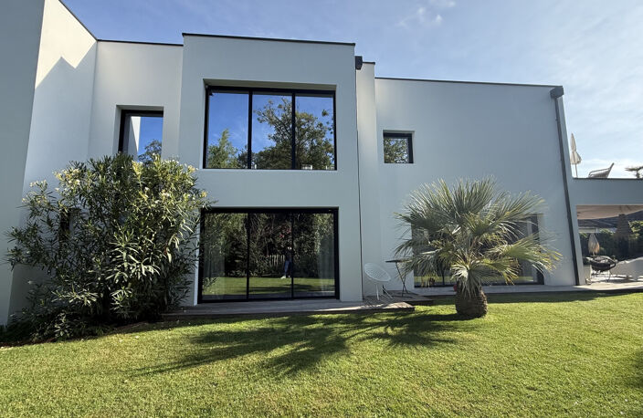 Villa contemporaine de 250m2 sur 1121m2 parcelle garage pisc — photo 2