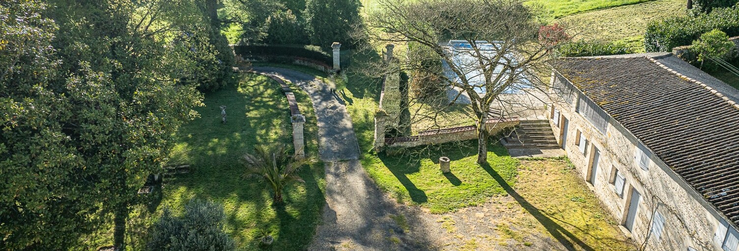 Maison 12 Pièces 427 m² à vendre à François (79260)