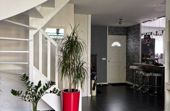 Vente Maison/villa 5 pièces — photo 2