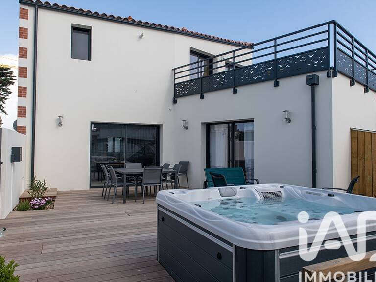 Vente Maison/villa 8 pièces — photo 1