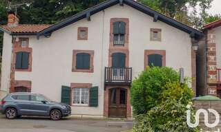 Maison 8 Pièces 197 m² à vendre à Uhart-Cize (64220)