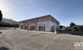 Commerce  58 m² à louer à Robion (84440)