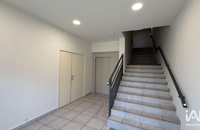 Location Local d'activités 58 m&sup2; — photo 3