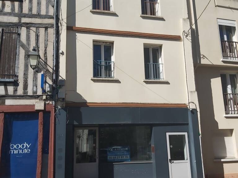 Vente Immeuble 243 m&sup2; — photo 1