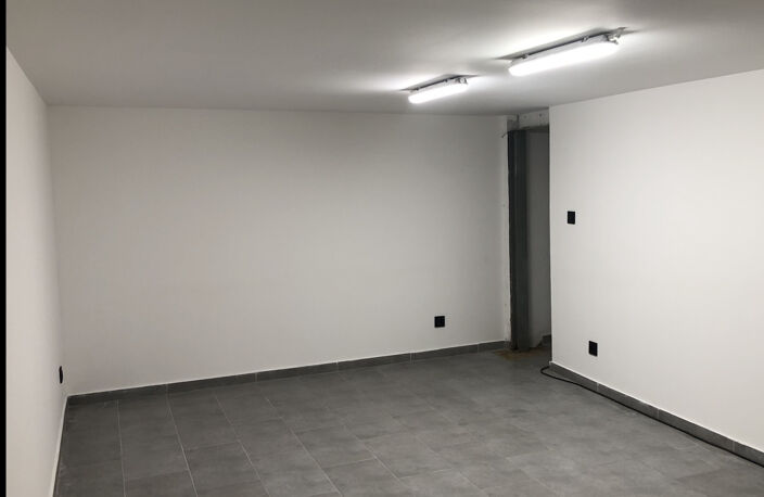 Local commercial 80 m2 — Marseille 3e (Belle de Mai) — photo 3