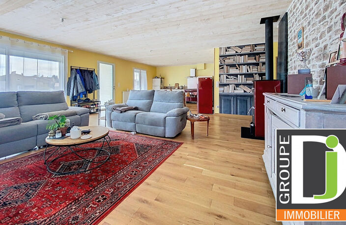 Maison mitoyenne à vendre à Etoile-sur-Rhône, avec garage et — photo 2