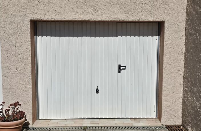 BOX - GARAGE SUR LES HAUTEUR DE BORMES-LES-MIMOSAS — photo 2