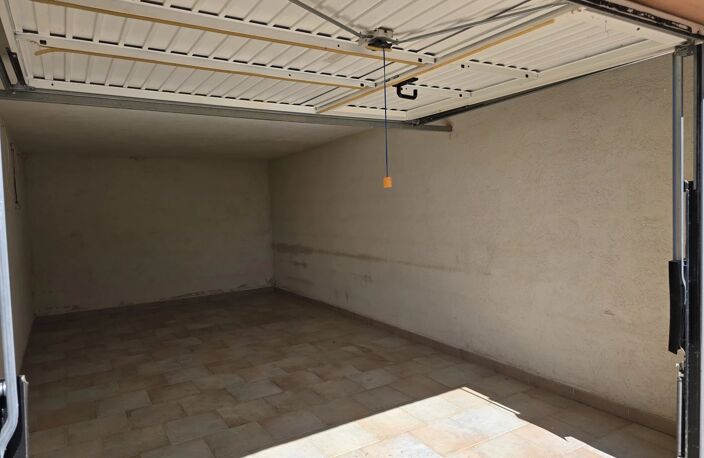 BOX - GARAGE SUR LES HAUTEUR DE BORMES-LES-MIMOSAS — photo 4