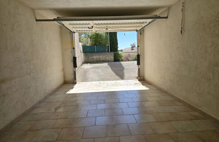 BOX - GARAGE SUR LES HAUTEUR DE BORMES-LES-MIMOSAS — photo 5