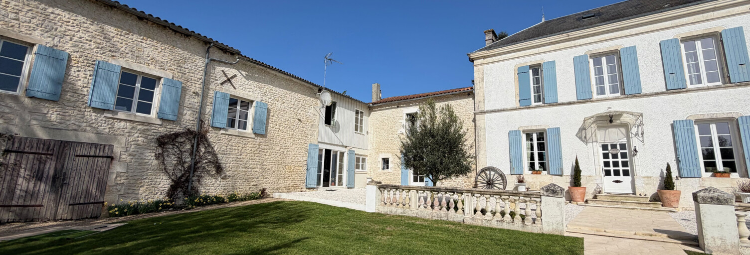 Maison 15 Pièces 525 m² à vendre à Saint-Jean-d'Angély (17400)