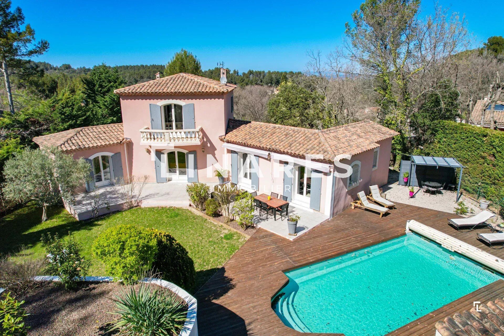 Villa / Maison  T5 à vendre Simiane-Collongue 13109