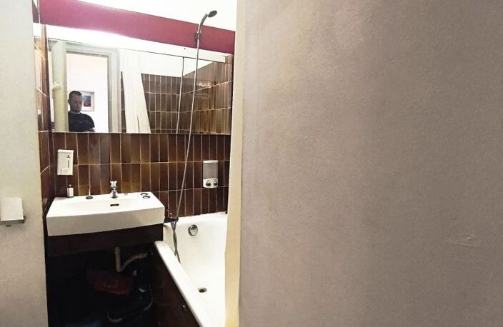 Studio au 1er étage d''environ 28 m² avec loggia vitrée exposé — photo 4