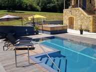 MAGNIFIQUE ET EXCEPTIONNELLE DEMEURE EN PIERRE AVEC VUE, 450 M² HABITABLES, VASTES PIECES DONT UNE LOCATION SAISONNIERE DE CHARME SUR UN PARC DE 4740 M² + PISCINE A DEBORDEMENT ET A 20 MN DE L'AEROPORT DE BERGERAC.  — photo 4