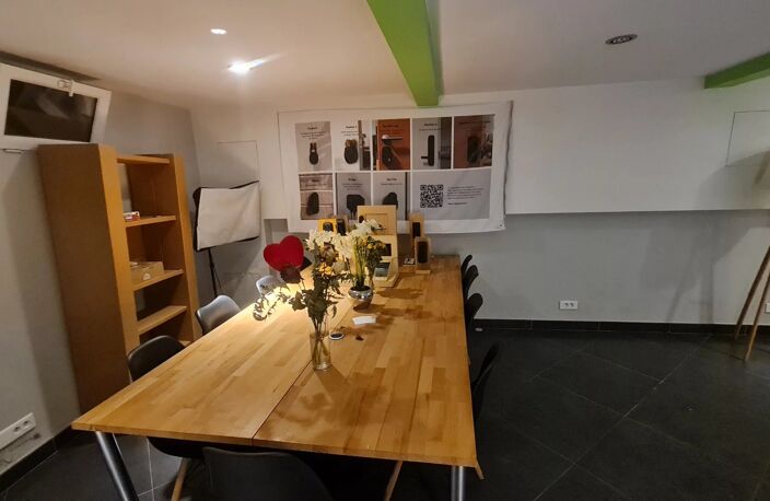 Local commercial 2 pièces 68 m² à Nice St Roch — photo 3