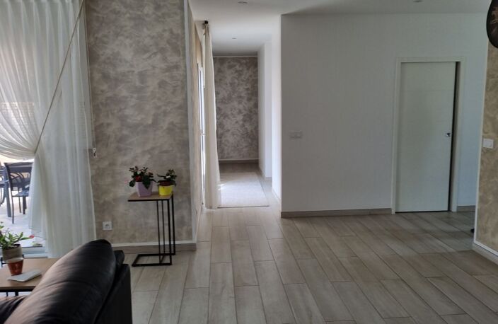 Villa — photo 5