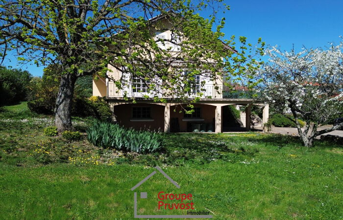 Maison 7 pièces 170 m² · à Pollionnay · 170 m² · 472 000 €