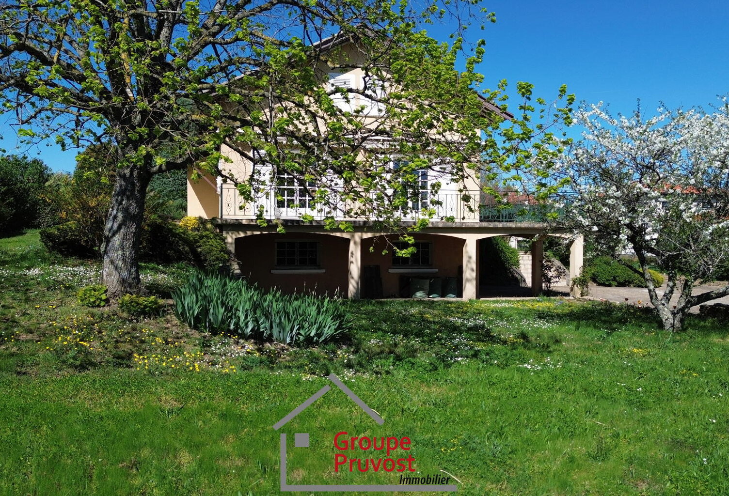 Vente maison 7 pièces 170 m² Pollionnay (69290) — photo 1