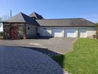 MAISON FAMILIALE AVEC TRIPLE GARAGE ET DÉPENDANCE — photo 4