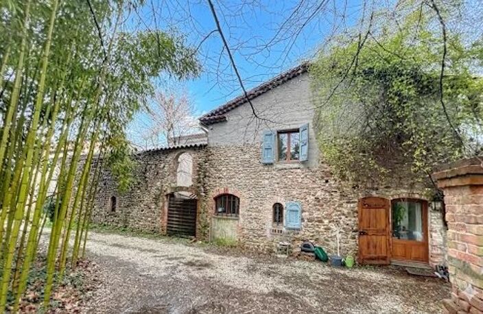 Lezan, ensemble immobilier à fort potentiel de 2 appartements, une maison et une remise soit 440m2 + possibilité de détacher une parcelle constructible de 500m2 env. — photo 3