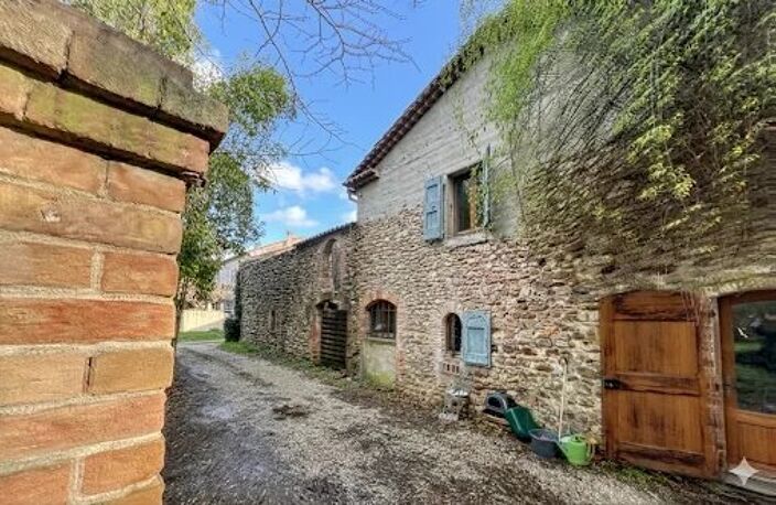 Lezan, ensemble immobilier à fort potentiel de 2 appartements, une maison et une remise soit 440m2 + possibilité de détacher une parcelle constructible de 500m2 env. — photo 4