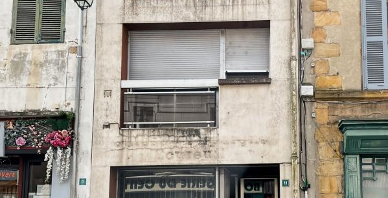 Immeuble MONTMARAULT — photo 1
